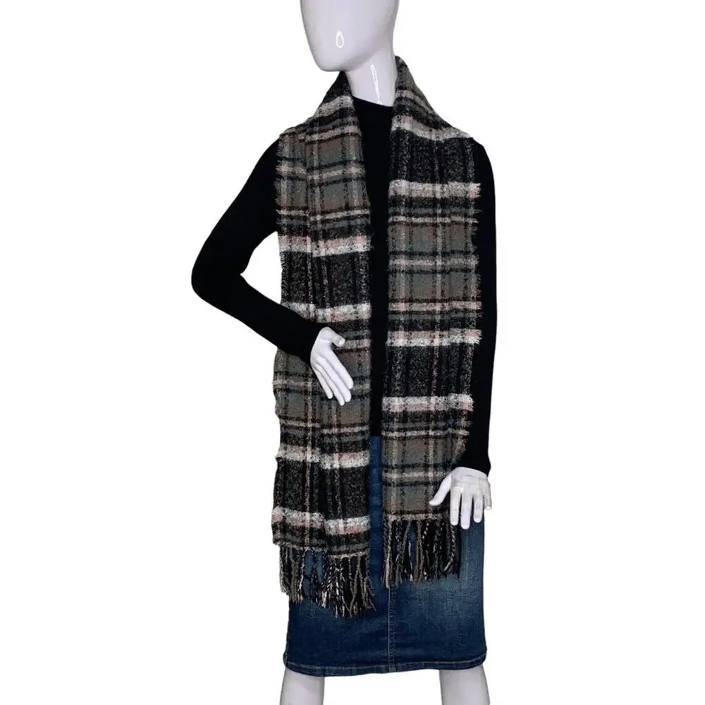 Steve Madden Plaid Fringe Scarf/Warp Black Pink White Gray